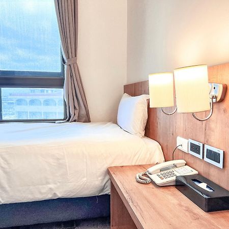 Foung Kou Hotel Манонг Екстериор снимка