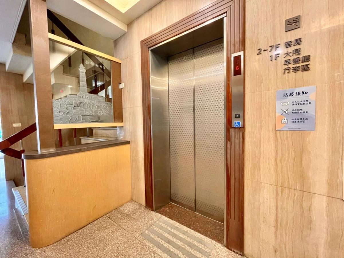 Foung Kou Hotel Манонг Екстериор снимка