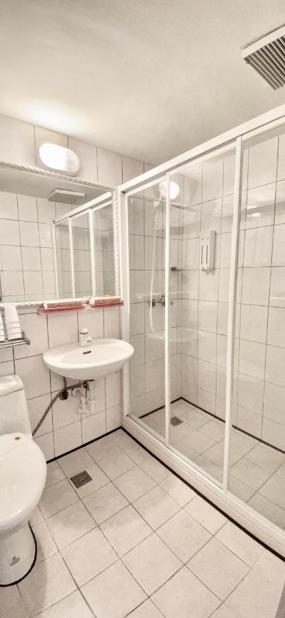 Foung Kou Hotel Манонг Екстериор снимка