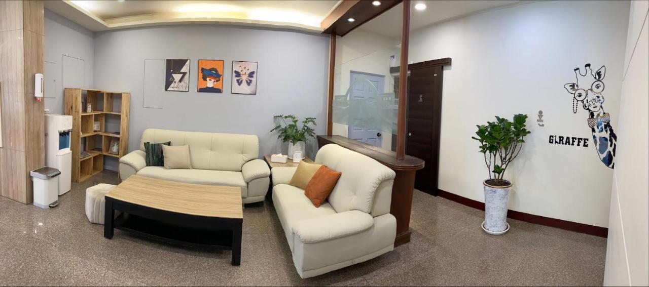 Foung Kou Hotel Манонг Екстериор снимка