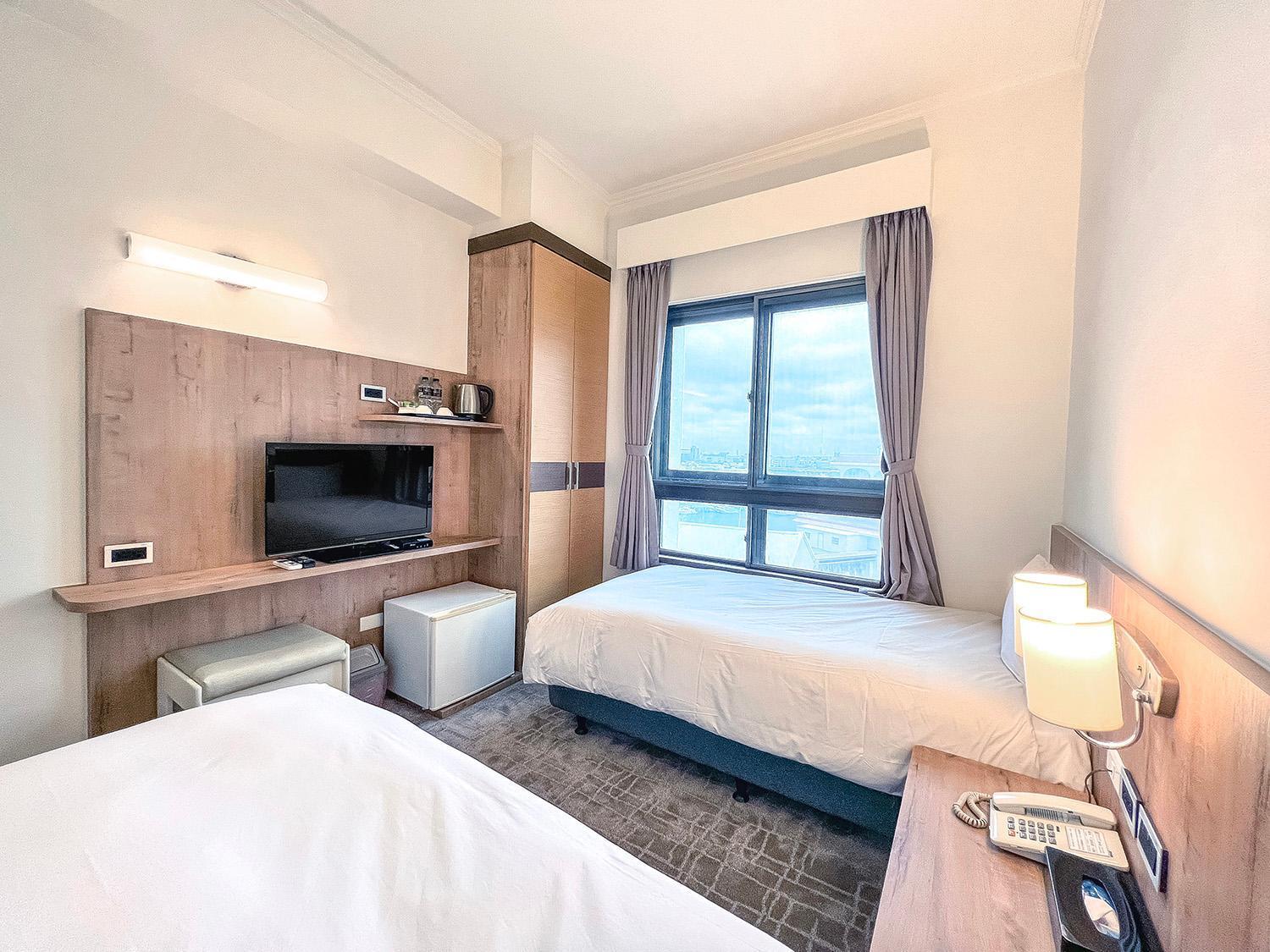 Foung Kou Hotel Манонг Екстериор снимка