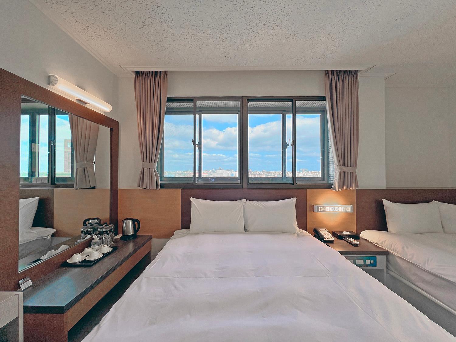 Foung Kou Hotel Манонг Екстериор снимка