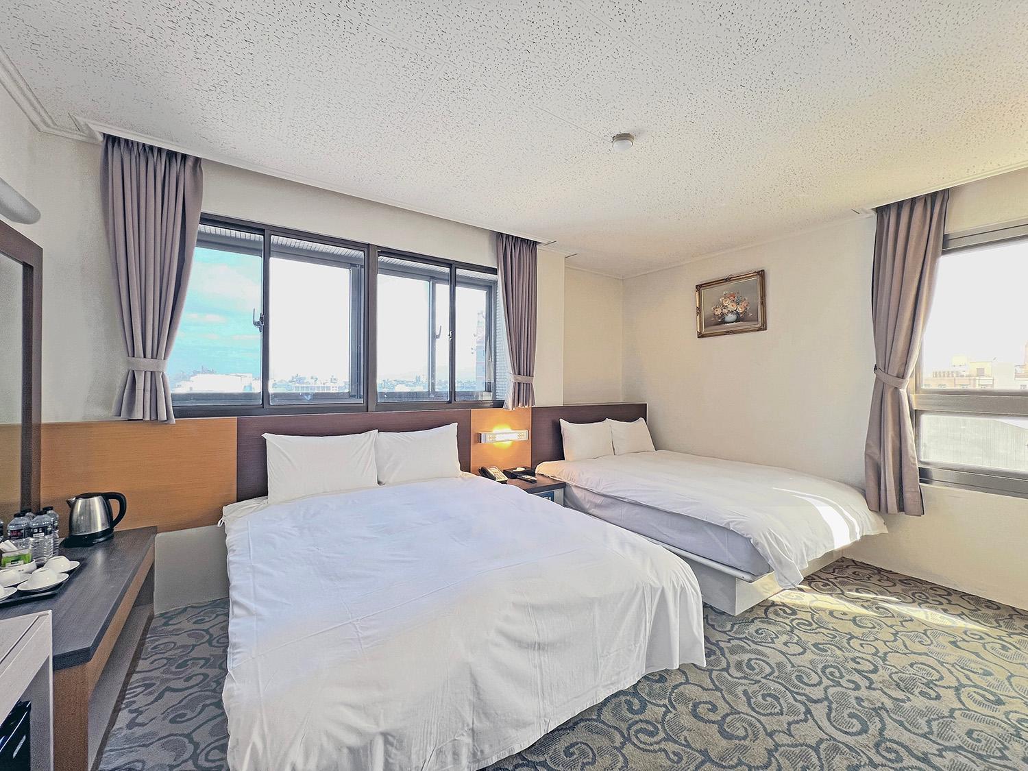 Foung Kou Hotel Манонг Екстериор снимка