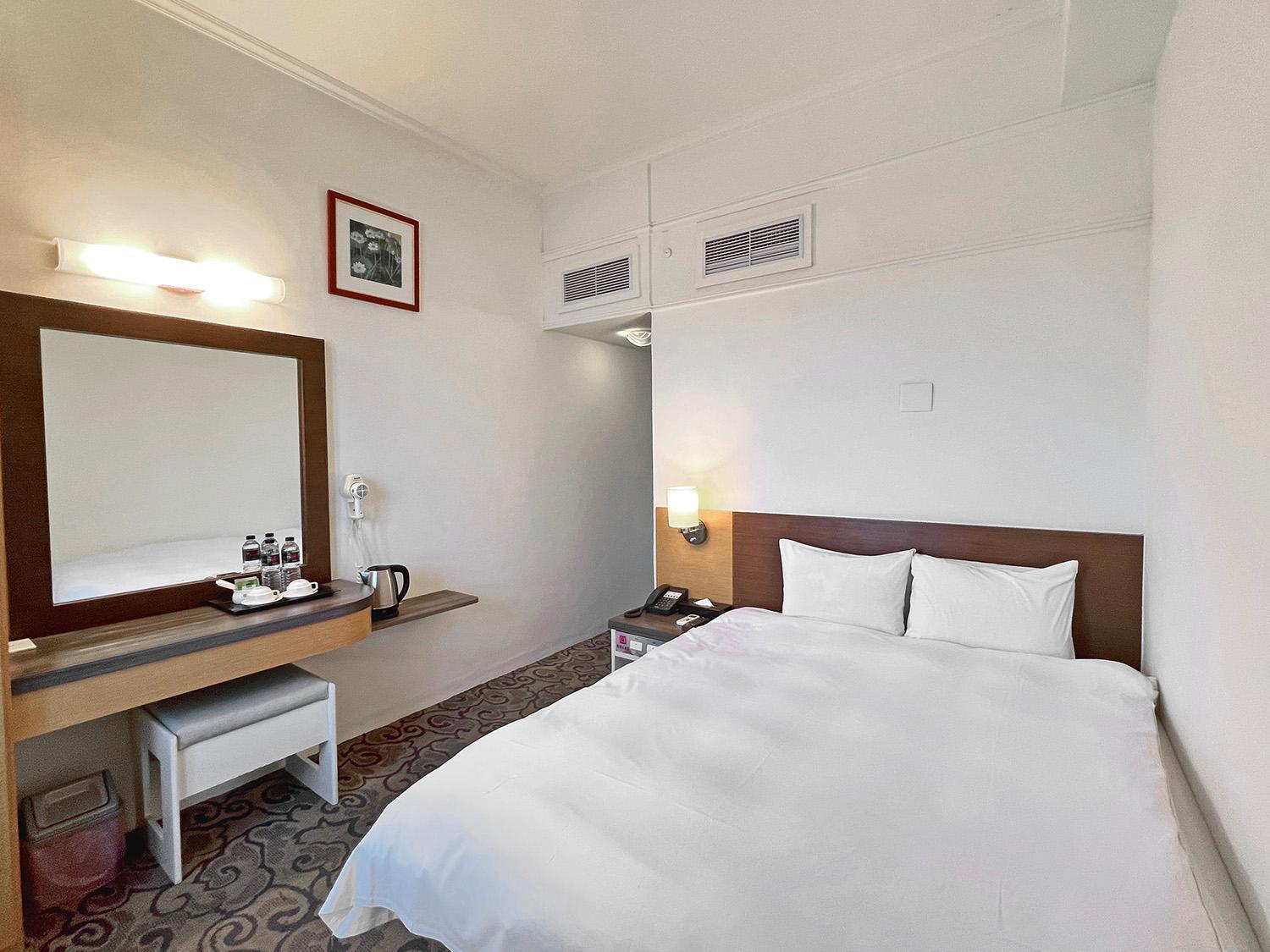 Foung Kou Hotel Манонг Екстериор снимка