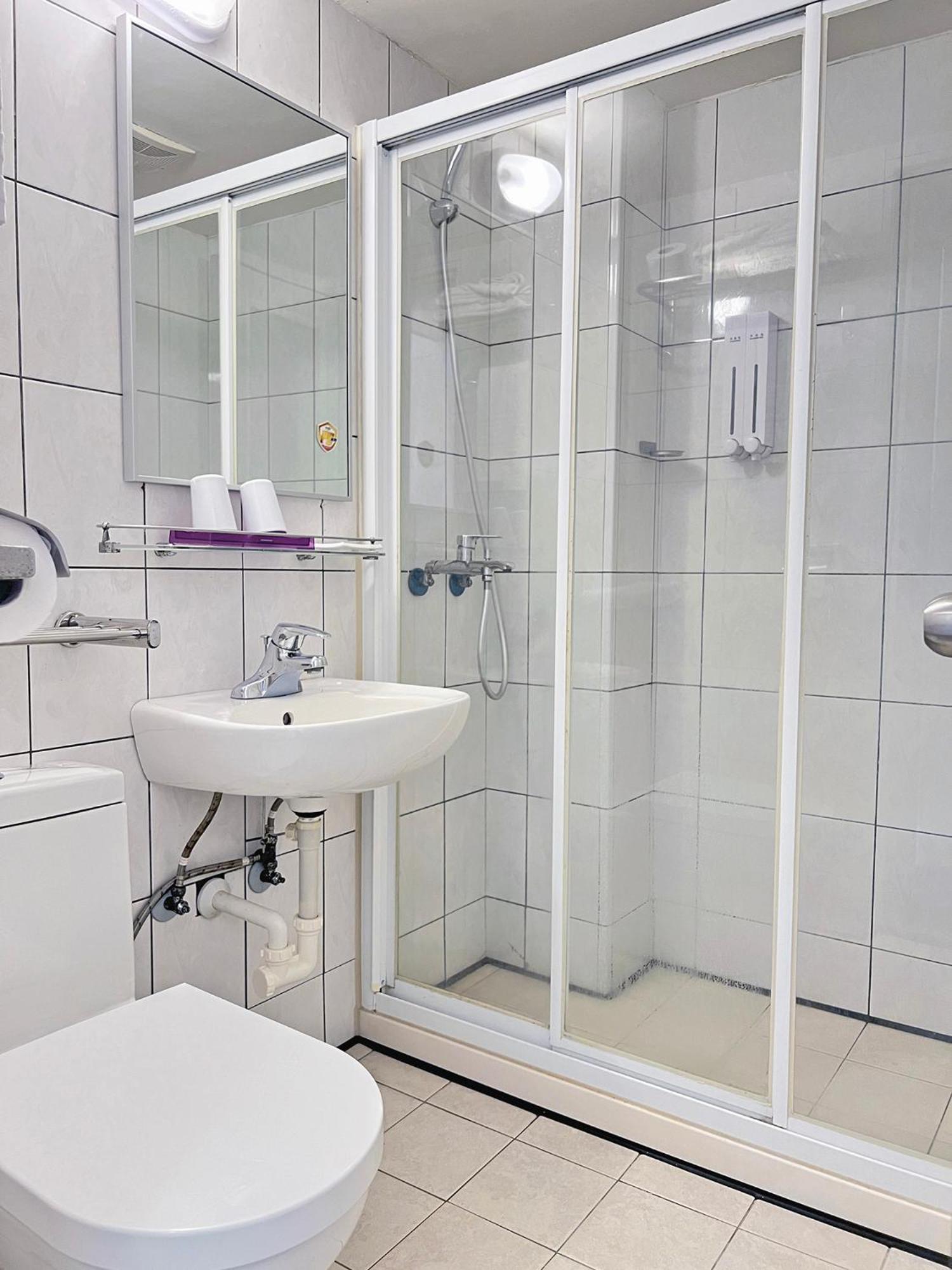 Foung Kou Hotel Манонг Екстериор снимка